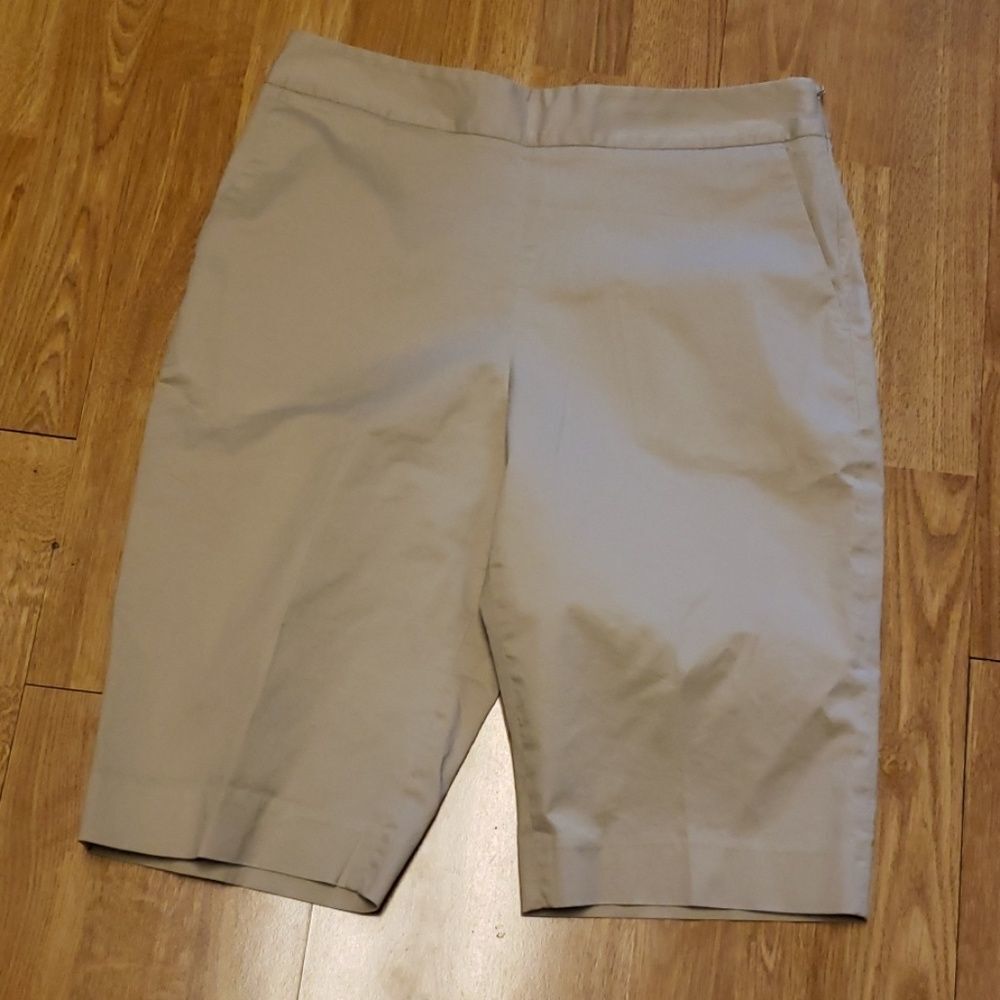 Pendleton khaki high rise bermuda shorts sz 4